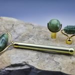 découvrez les bienfaits du jade roller pour une peau éclatante et revitalisée. un accessoire de beauté naturel pour un massage du visage apaisant et efficace.